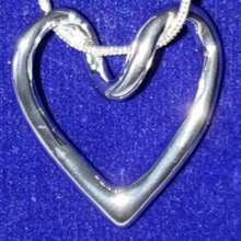 necklace - heartpendant