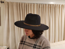 Hat-wide brim Black hat